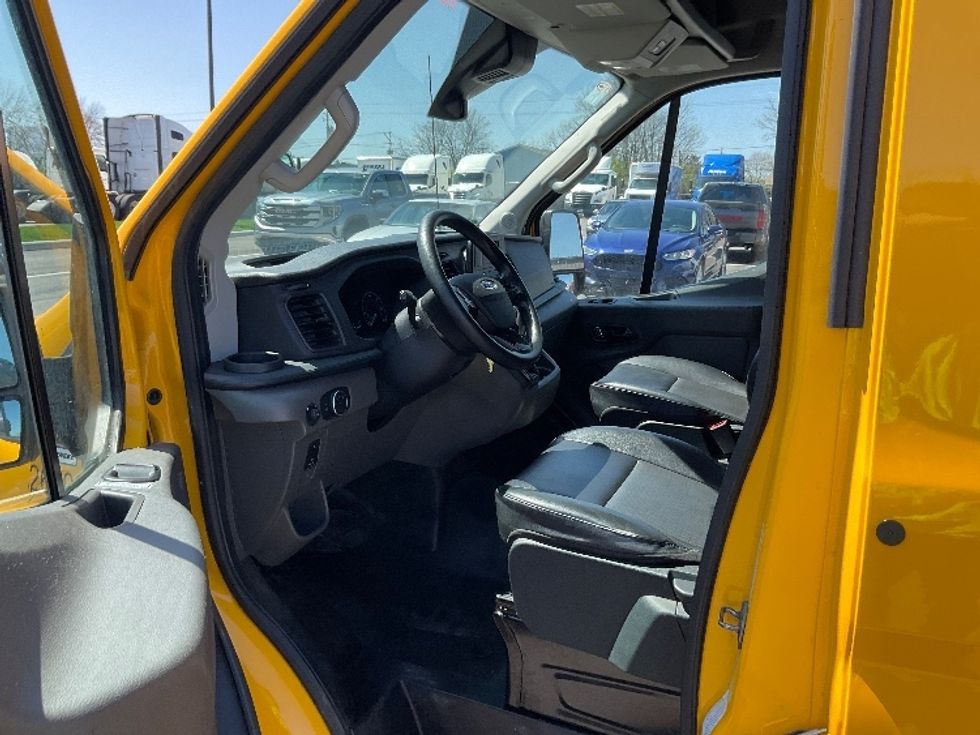 Cargo Van (Panel Van)-Light and Medium Duty Trucks-Ford-2023-Transit 250-Piqua-OH-42,657\n\t\tmiles-$ 44,250 - Image 17
