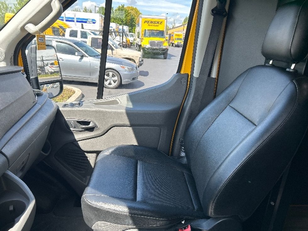 Cargo Van (Panel Van)-Light and Medium Duty Trucks-Ford-2023-Transit 250-Portland-OR-29,765\n\t\tmiles-$ 43,250 - Image 19