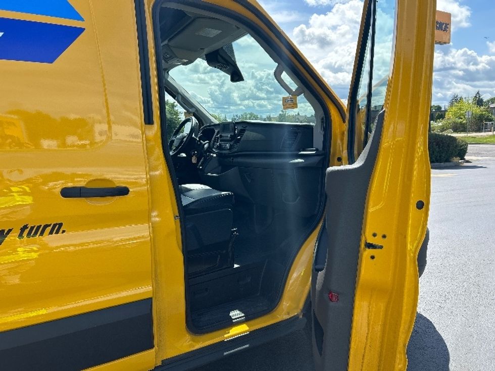 Cargo Van (Panel Van)-Light and Medium Duty Trucks-Ford-2023-Transit 250-Portland-OR-29,765\n\t\tmiles-$ 43,250 - Image 20