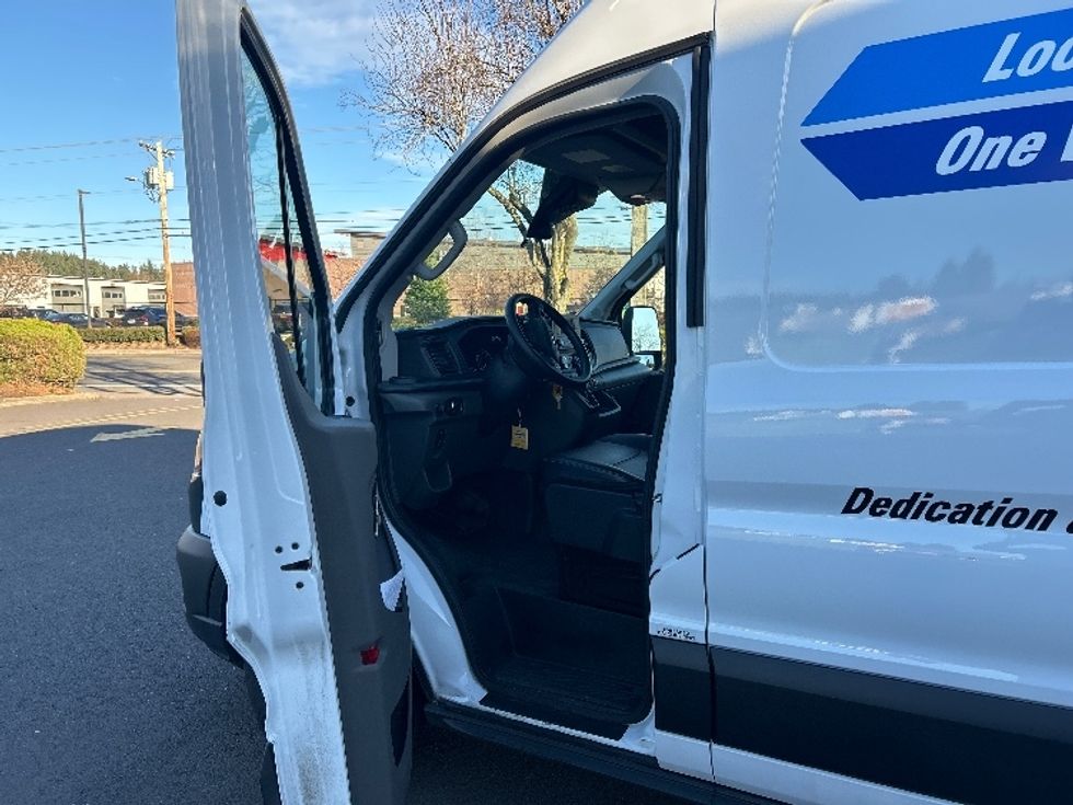 Cargo Van (Panel Van)-Light and Medium Duty Trucks-Ford-2023-Transit 250-Portland-OR-54,210\n\t\tmiles-$ 55,250 - Image 15