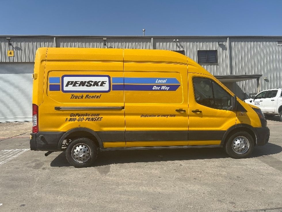 Cargo Van (Panel Van)-Light and Medium Duty Trucks-Ford-2023-Transit 250-Round Rock-TX-33,811\n\t\tmiles-$ 47,000 - Image 14