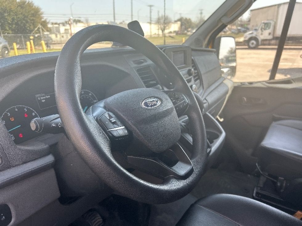 Cargo Van (Panel Van)-Light and Medium Duty Trucks-Ford-2023-Transit 250-Round Rock-TX-33,811\n\t\tmiles-$ 47,000 - Image 16