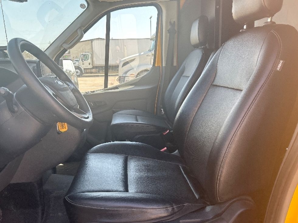 Cargo Van (Panel Van)-Light and Medium Duty Trucks-Ford-2023-Transit 250-Round Rock-TX-33,811\n\t\tmiles-$ 47,000 - Image 18