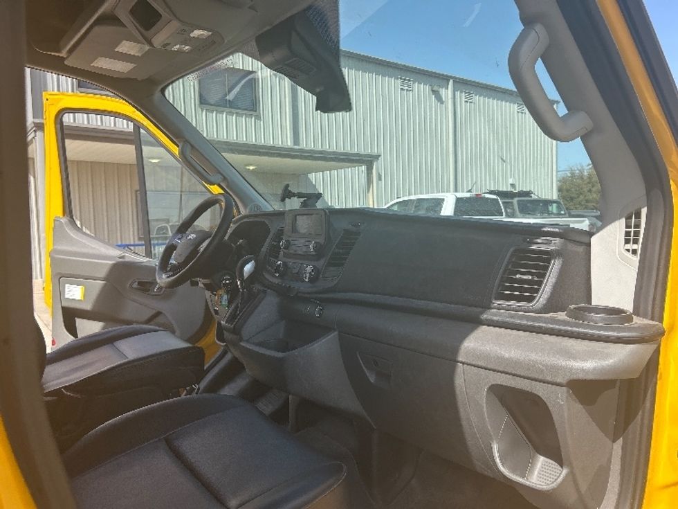 Cargo Van (Panel Van)-Light and Medium Duty Trucks-Ford-2023-Transit 250-Round Rock-TX-33,811\n\t\tmiles-$ 47,000 - Image 20