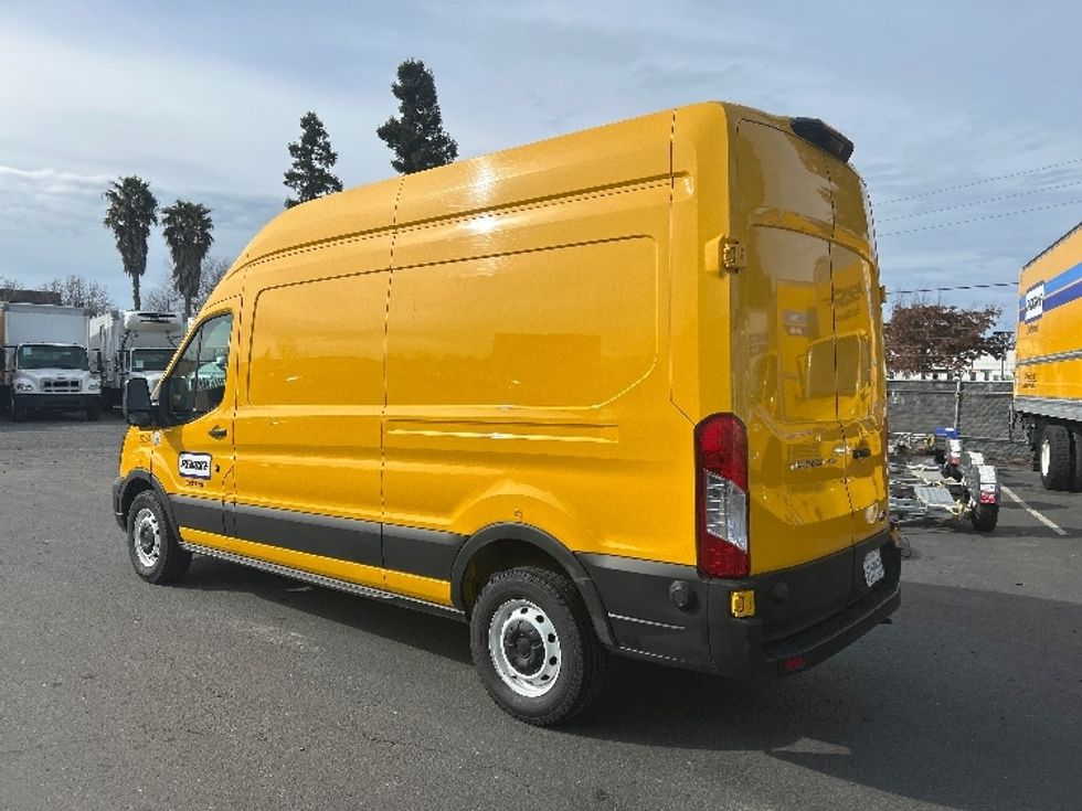 Cargo Van (Panel Van)-Light and Medium Duty Trucks-Ford-2023-Transit 250-Sacramento-CA-65,483\n\t\tmiles-$ 38,000 - Image 6