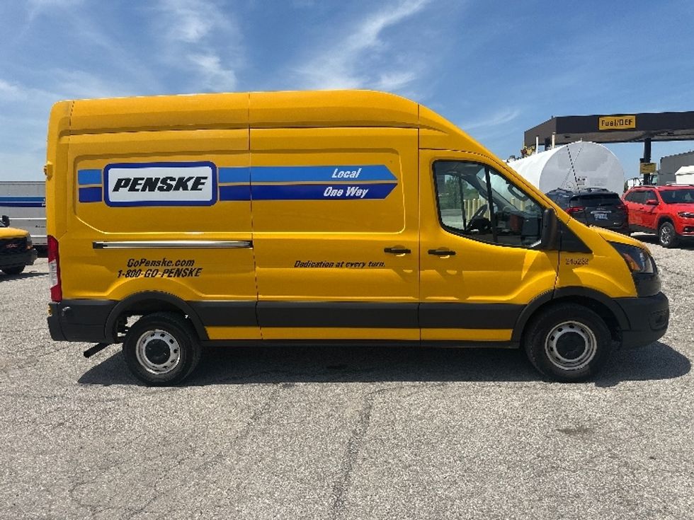 Cargo Van (Panel Van)-Light and Medium Duty Trucks-Ford-2023-Transit 250-Saginaw-MI-70,372\n\t\tmiles-$ 38,500 - Image 14