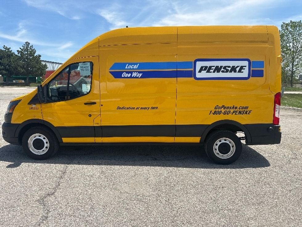 Cargo Van (Panel Van)-Light and Medium Duty Trucks-Ford-2023-Transit 250-Saginaw-MI-70,372\n\t\tmiles-$ 38,500 - Image 4