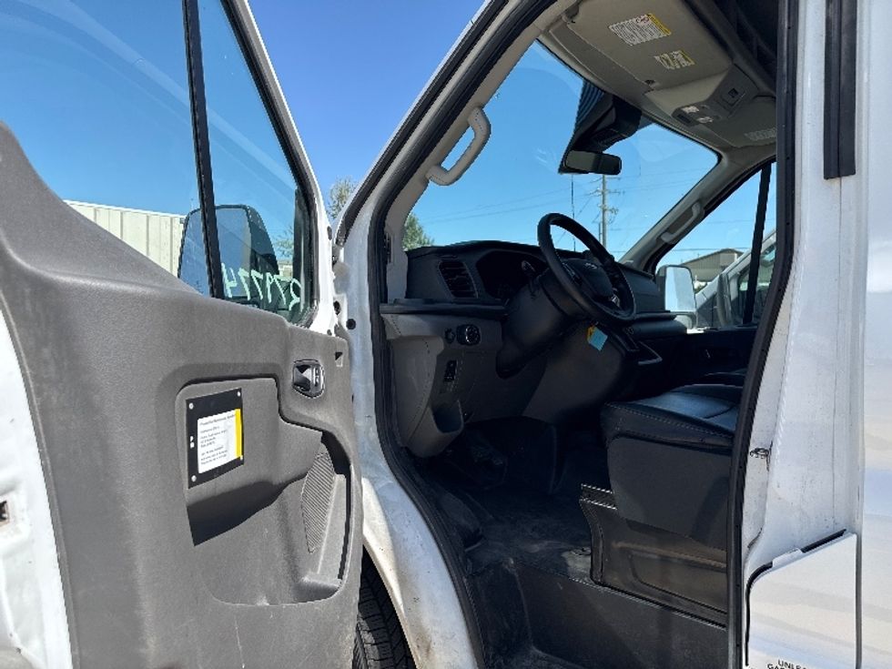 Cargo Van (Panel Van)-Light and Medium Duty Trucks-Ford-2023-Transit 250-Salt Lake City-UT-60,411\n\t\tmiles-$ 46,250 - Image 15