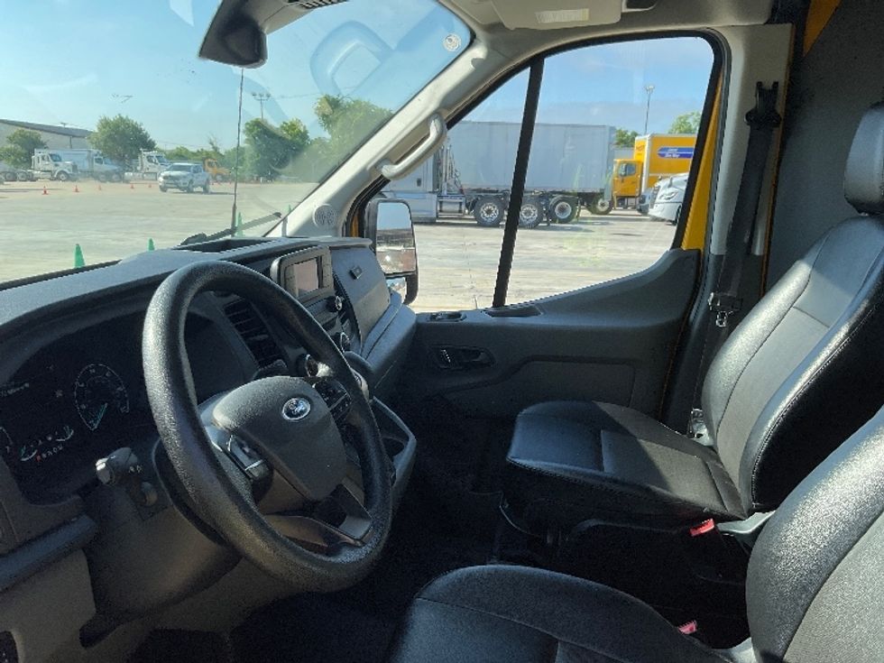 Cargo Van (Panel Van)-Light and Medium Duty Trucks-Ford-2023-Transit 250-San Antonio-TX-52,121\n\t\tmiles-$ 41,750 - Image 15
