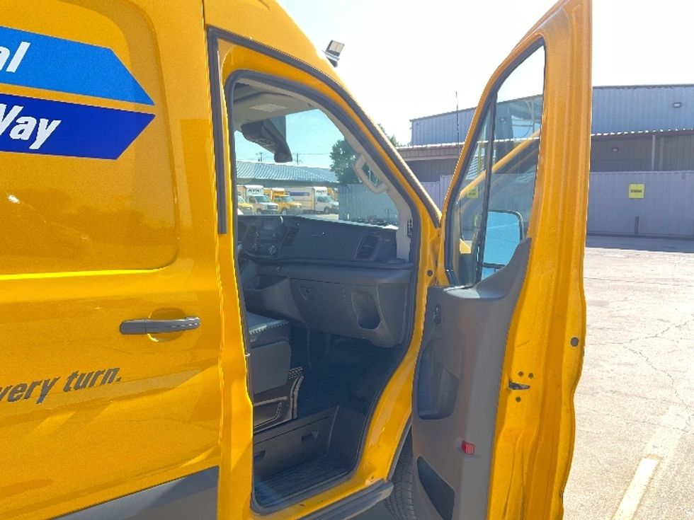 Cargo Van (Panel Van)-Light and Medium Duty Trucks-Ford-2023-Transit 250-San Antonio-TX-52,121\n\t\tmiles-$ 41,750 - Image 18
