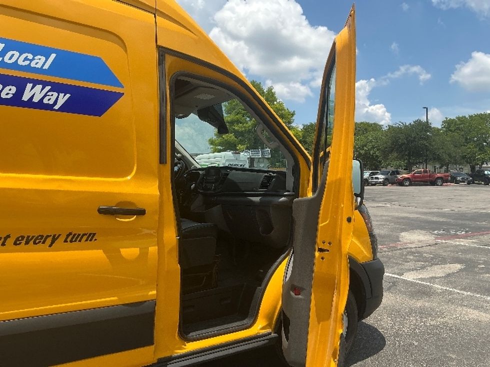 Cargo Van (Panel Van)-Light and Medium Duty Trucks-Ford-2023-Transit 250-San Antonio-TX-85,327\n\t\tmiles-$ 38,500 - Image 19