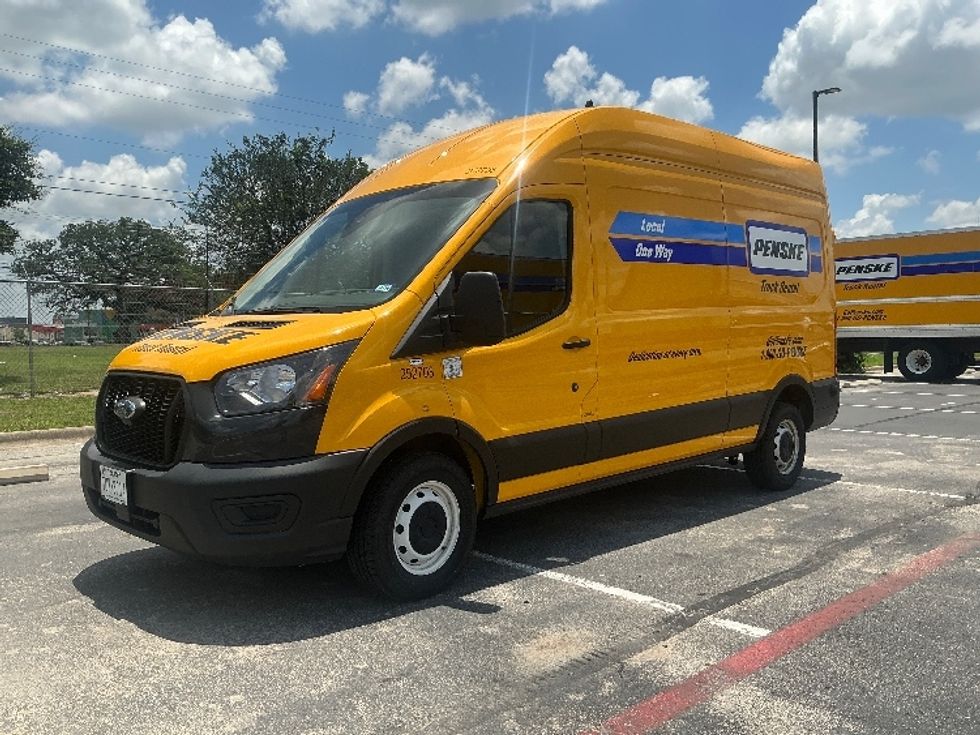 Cargo Van (Panel Van)-Light and Medium Duty Trucks-Ford-2023-Transit 250-San Antonio-TX-85,327\n\t\tmiles-$ 38,500 - Image 3