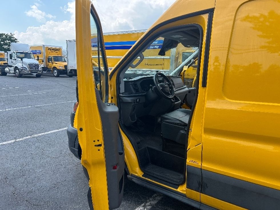 Cargo Van (Panel Van)-Light and Medium Duty Trucks-Ford-2023-Transit 250-South Plainfield-NJ-39,808\n\t\tmiles-$ 45,250 - Image 16