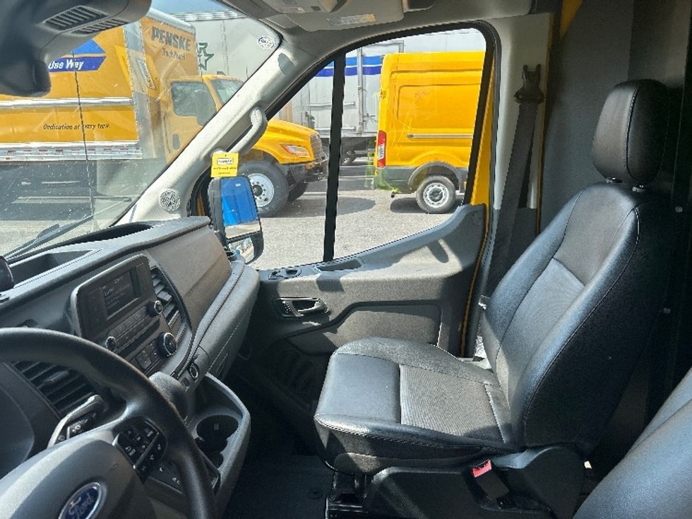 Cargo Van (Panel Van)-Light and Medium Duty Trucks-Ford-2023-Transit 250-South Plainfield-NJ-39,808\n\t\tmiles-$ 45,250 - Image 19