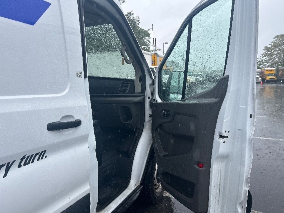 Cargo Van (Panel Van)-Light and Medium Duty Trucks-Ford-2023-Transit 250-South Plainfield-NJ-52,948\n\t\tmiles-$ 44,250 - Image 17
