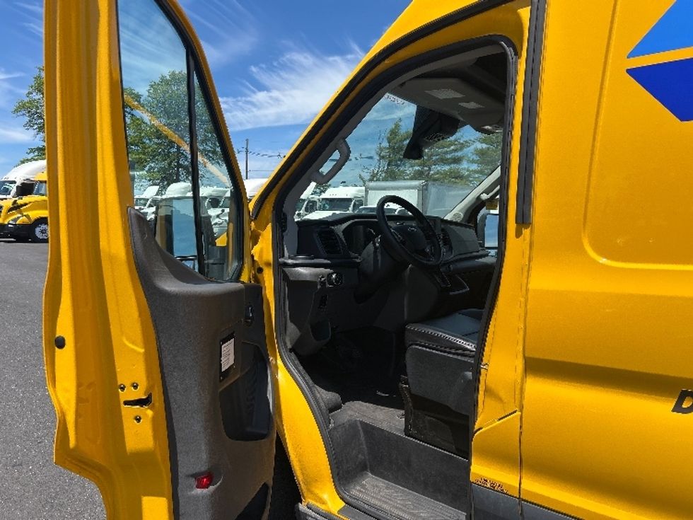 Cargo Van (Panel Van)-Light and Medium Duty Trucks-Ford-2023-Transit 250-South Plainfield-NJ-68,829\n\t\tmiles-$ 38,750 - Image 14