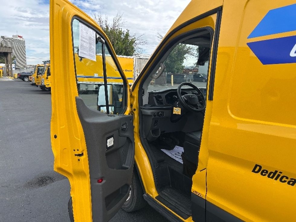 Cargo Van (Panel Van)-Light and Medium Duty Trucks-Ford-2023-Transit 250-Sparks-NV-115,411\n\t\tmiles-$ 30,750 - Image 15