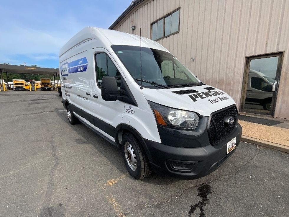 Cargo Van (Panel Van)-Light and Medium Duty Trucks-Ford-2023-Transit 250-Sterling-VA-19,471\n\t\tmiles-$ 51,250 - Image 1
