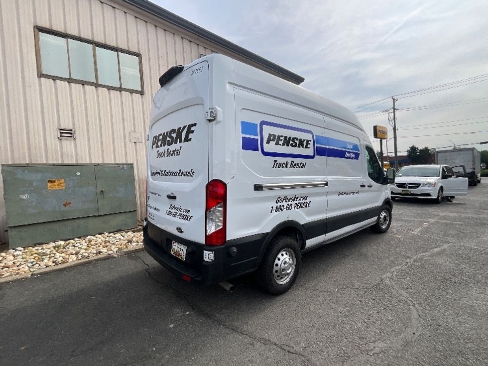 Cargo Van (Panel Van)-Light and Medium Duty Trucks-Ford-2023-Transit 250-Sterling-VA-19,471\n\t\tmiles-$ 51,250 - Image 13