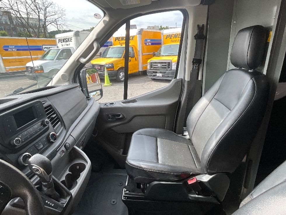 Cargo Van (Panel Van)-Light and Medium Duty Trucks-Ford-2023-Transit 250-Sterling-VA-19,471\n\t\tmiles-$ 51,250 - Image 19
