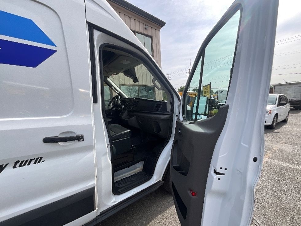 Cargo Van (Panel Van)-Light and Medium Duty Trucks-Ford-2023-Transit 250-Sterling-VA-19,471\n\t\tmiles-$ 51,250 - Image 20