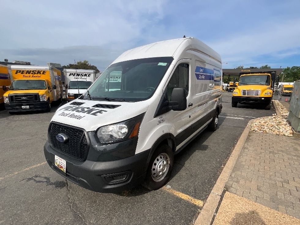 Cargo Van (Panel Van)-Light and Medium Duty Trucks-Ford-2023-Transit 250-Sterling-VA-19,471\n\t\tmiles-$ 51,250 - Image 3