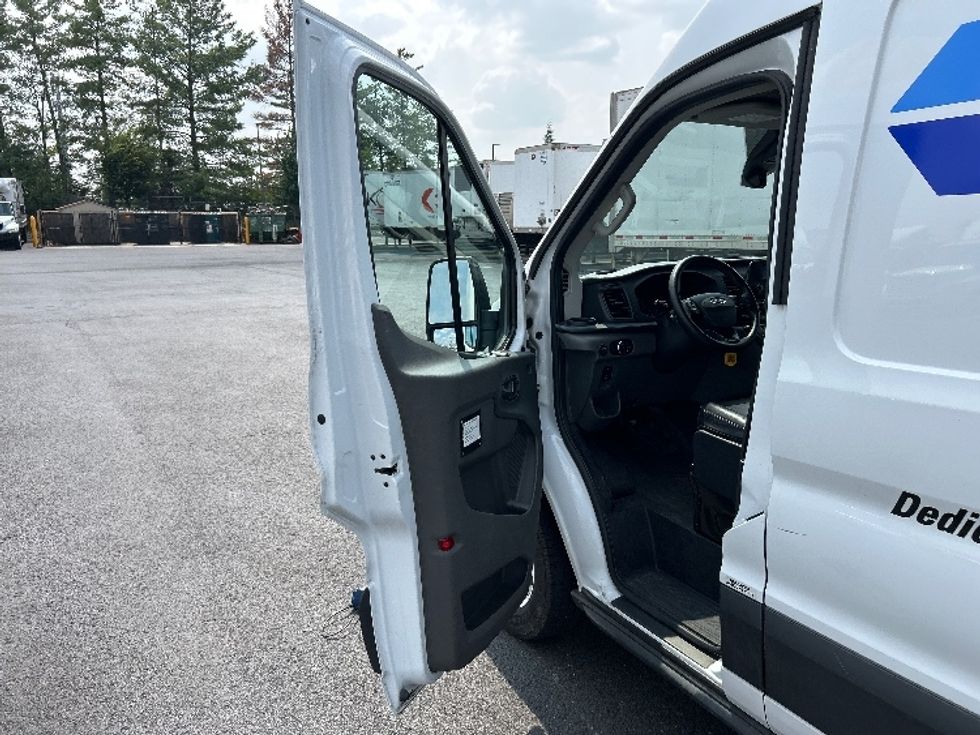 Cargo Van (Panel Van)-Light and Medium Duty Trucks-Ford-2023-Transit 250-Sterling-VA-56,304\n\t\tmiles-$ 43,000 - Image 16
