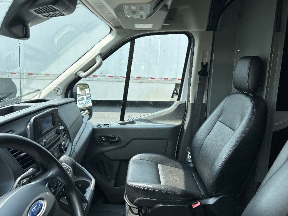 Cargo Van (Panel Van)-Light and Medium Duty Trucks-Ford-2023-Transit 250-Sterling-VA-56,304\n\t\tmiles-$ 43,000 - Image 19