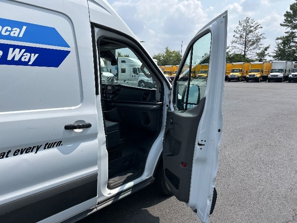 Cargo Van (Panel Van)-Light and Medium Duty Trucks-Ford-2023-Transit 250-Sterling-VA-56,304\n\t\tmiles-$ 43,000 - Image 20