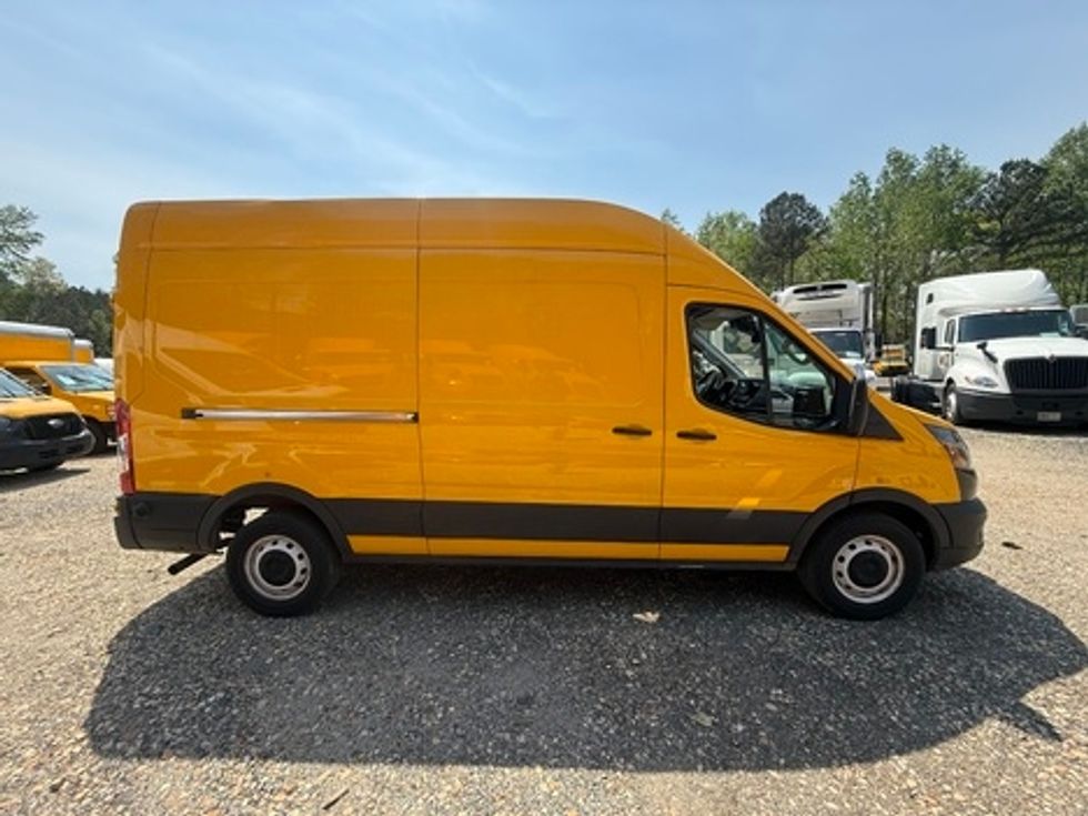 Cargo Van (Panel Van)-Light and Medium Duty Trucks-Ford-2023-Transit 250-Suwanee-GA-74,100\n\t\tmiles-$ 29,000 - Image 11
