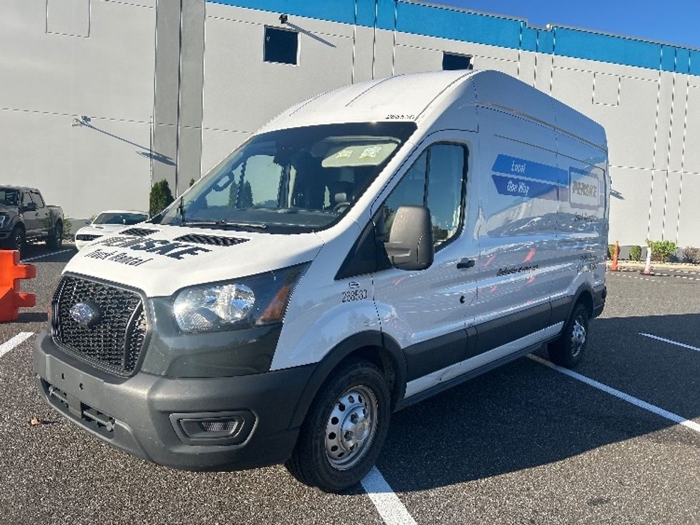2023 Ford Transit photo 2