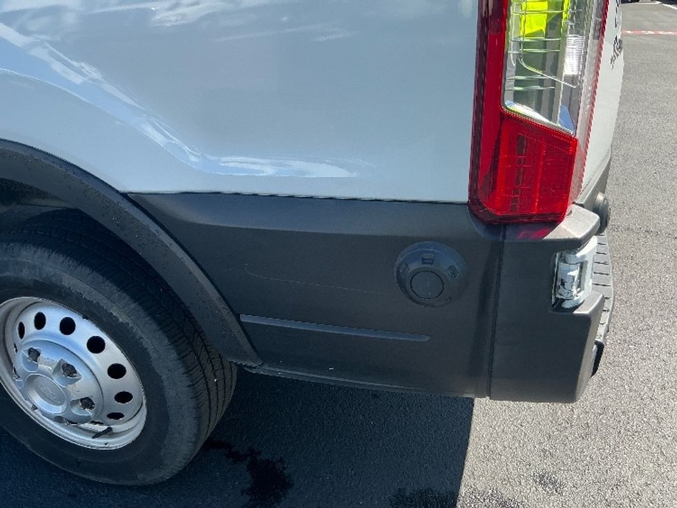 Cargo Van (Panel Van)-Light and Medium Duty Trucks-Ford-2023-Transit 250-Tampa-FL-30,771\n\t\tmiles-$ 52,000 - Image 29