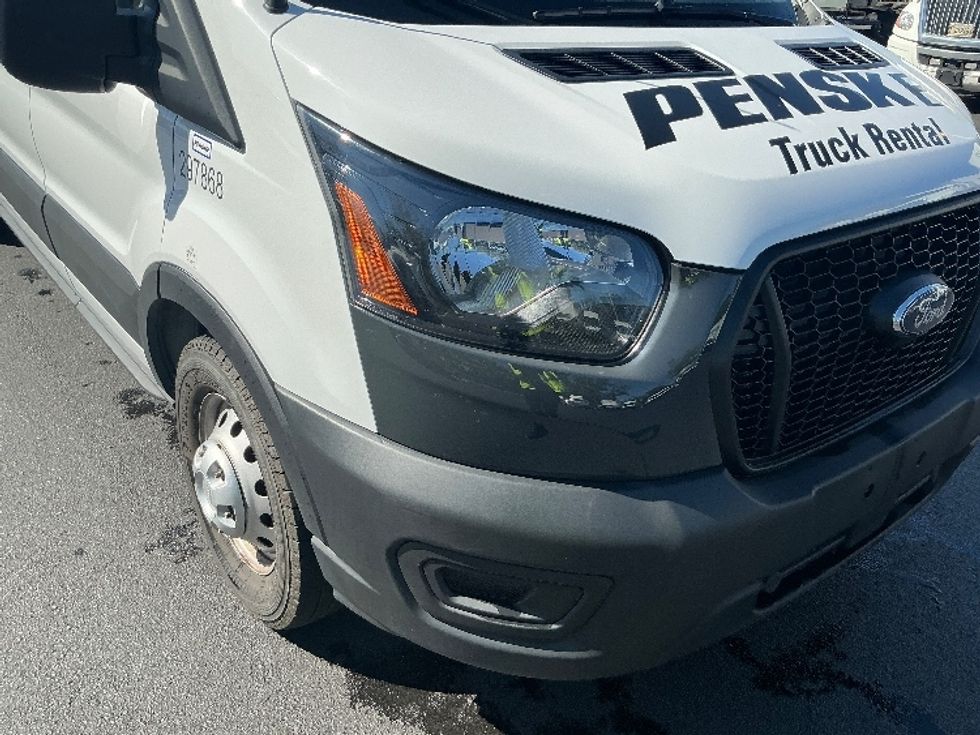 Cargo Van (Panel Van)-Light and Medium Duty Trucks-Ford-2023-Transit 250-Tampa-FL-30,771\n\t\tmiles-$ 52,000 - Image 31