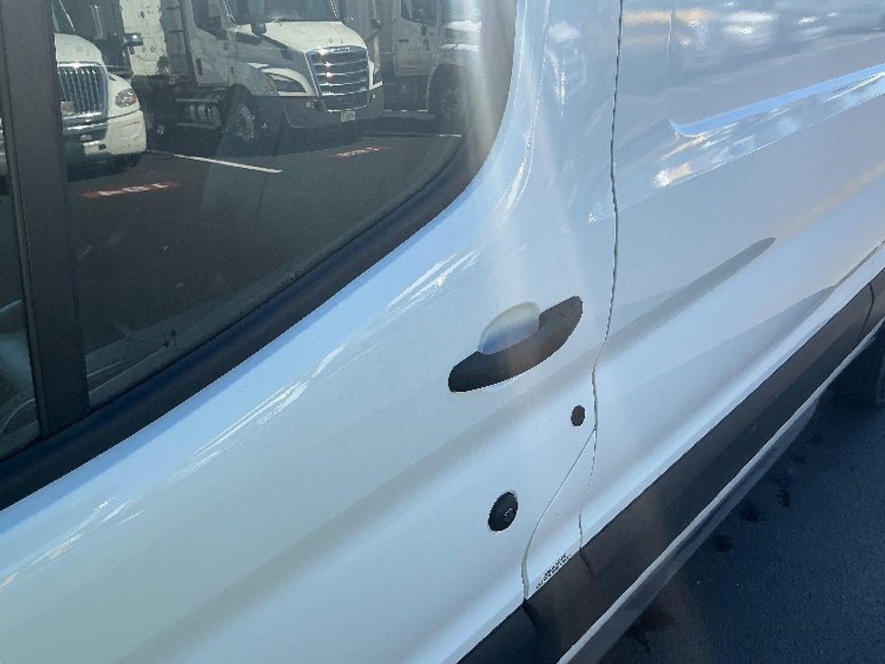 Cargo Van (Panel Van)-Light and Medium Duty Trucks-Ford-2023-Transit 250-Tampa-FL-30,771\n\t\tmiles-$ 52,000 - Image 32