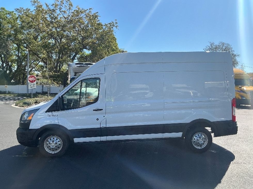 Cargo Van (Panel Van)-Light and Medium Duty Trucks-Ford-2023-Transit 250-Tampa-FL-30,771\n\t\tmiles-$ 52,000 - Image 4