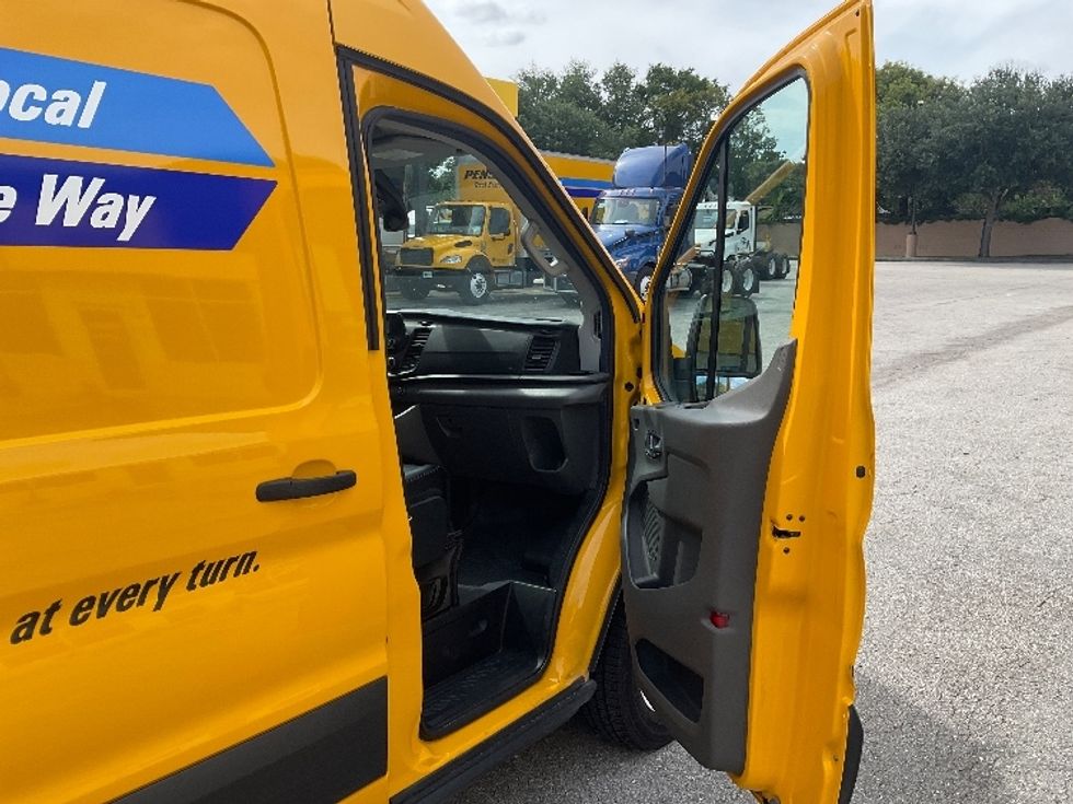 Cargo Van (Panel Van)-Light and Medium Duty Trucks-Ford-2023-Transit 250-Tampa-FL-40,564\n\t\tmiles-$ 43,250 - Image 16