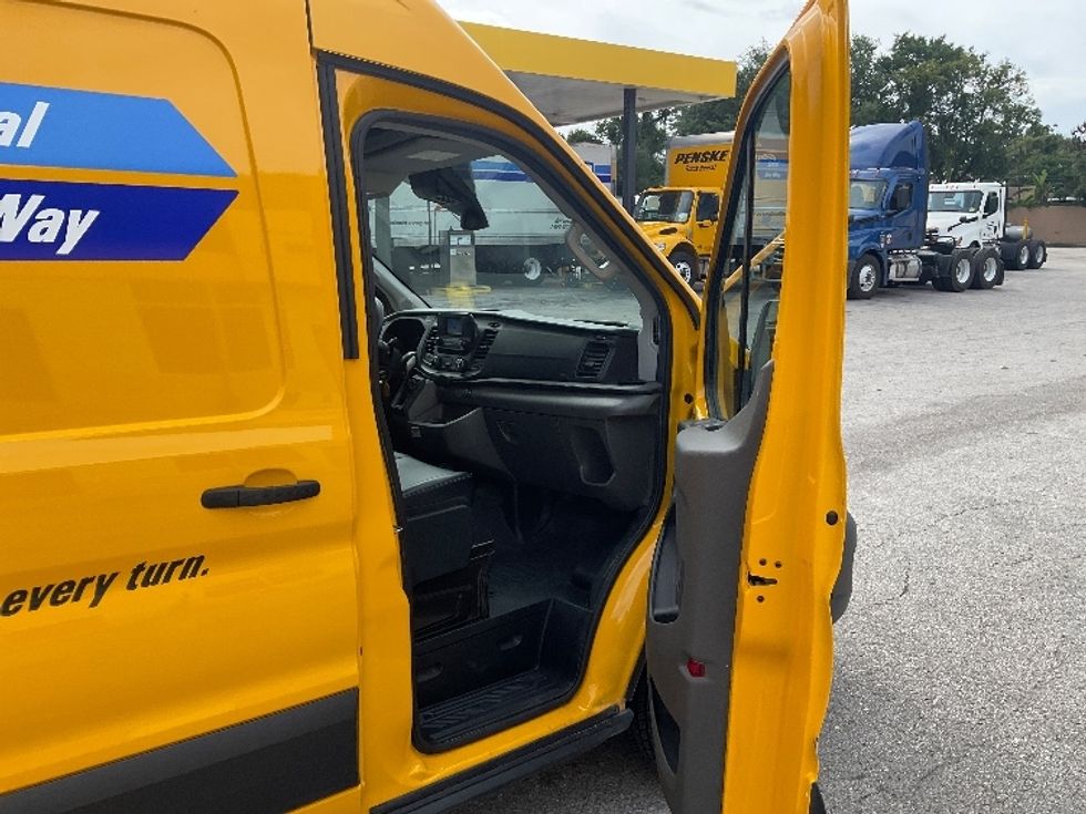 Cargo Van (Panel Van)-Light and Medium Duty Trucks-Ford-2023-Transit 250-Tampa-FL-40,564\n\t\tmiles-$ 43,250 - Image 20