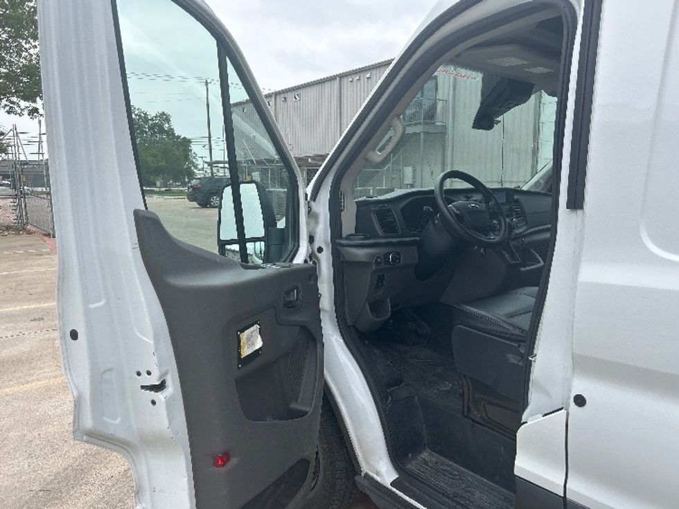 Cargo Van (Panel Van)-Light and Medium Duty Trucks-Ford-2023-Transit 250-Temple-TX-38,608\n\t\tmiles-$ 46,500 - Image 16