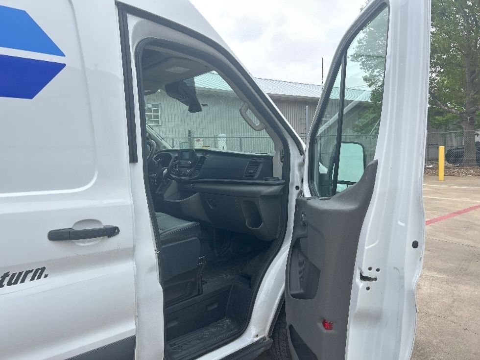 Cargo Van (Panel Van)-Light and Medium Duty Trucks-Ford-2023-Transit 250-Temple-TX-38,608\n\t\tmiles-$ 46,500 - Image 19