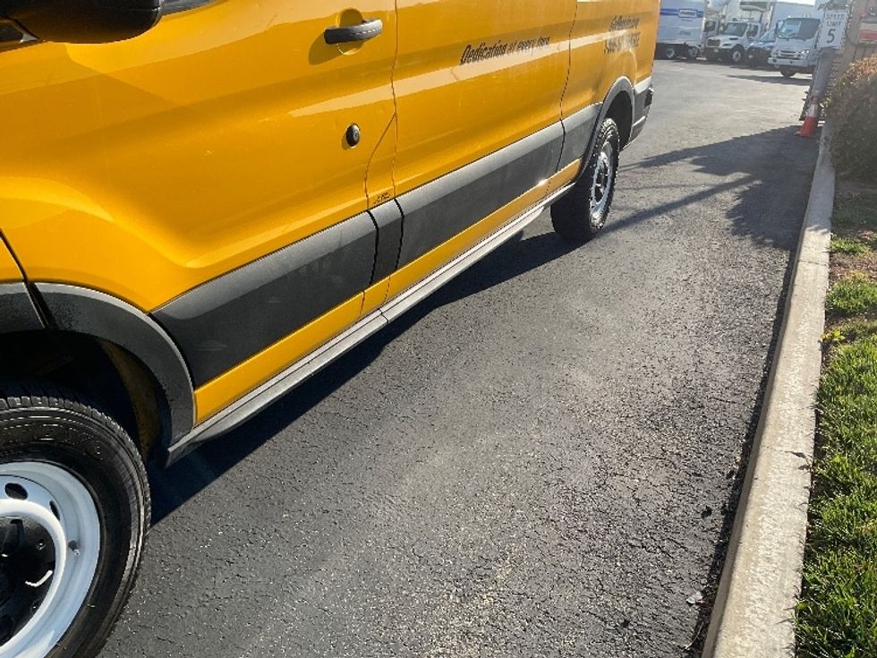 2023 Ford Transit photo 4