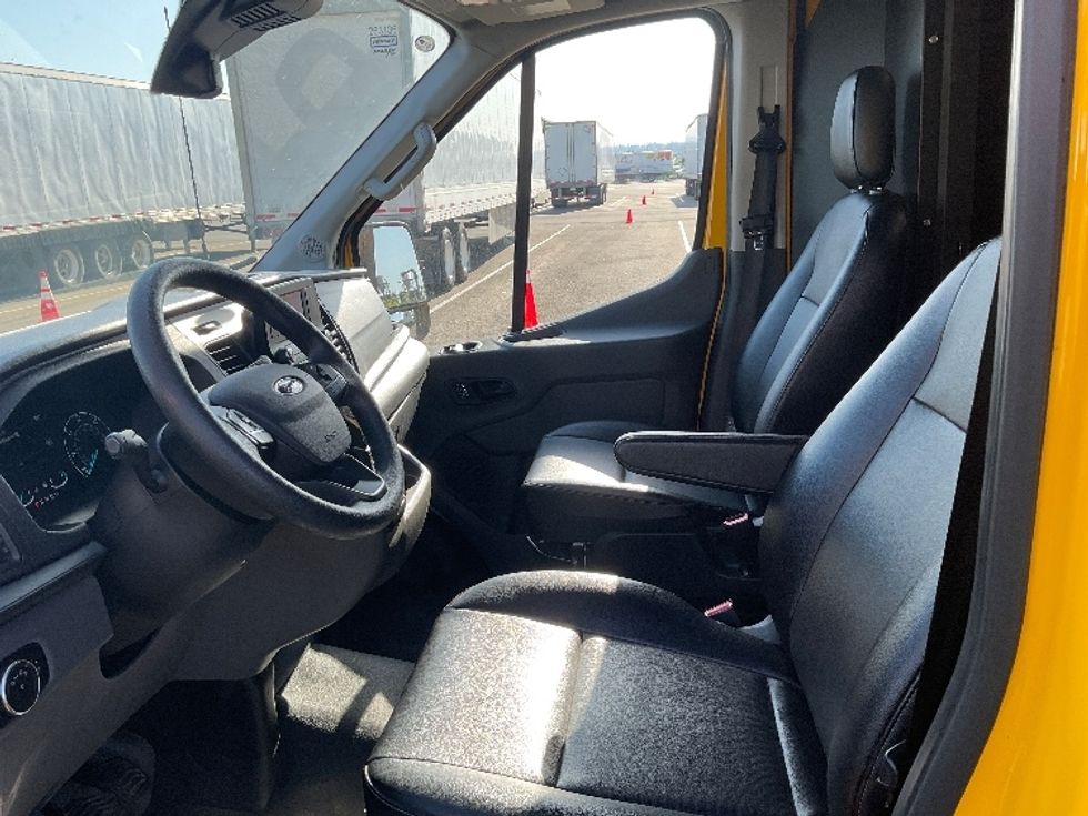 Cargo Van (Panel Van)-Light and Medium Duty Trucks-Ford-2023-Transit 250-Tukwila-WA-30,990\n\t\tmiles-$ 43,250 - Image 16