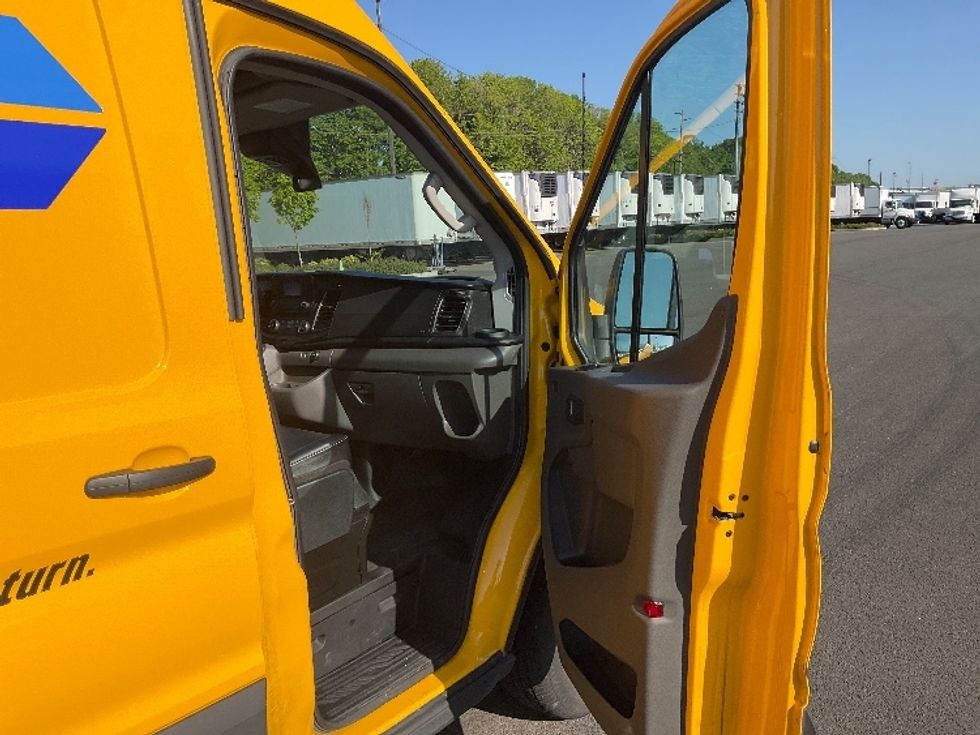 Cargo Van (Panel Van)-Light and Medium Duty Trucks-Ford-2023-Transit 250-Tukwila-WA-30,990\n\t\tmiles-$ 43,250 - Image 17