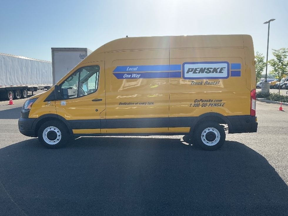 Cargo Van (Panel Van)-Light and Medium Duty Trucks-Ford-2023-Transit 250-Tukwila-WA-30,990\n\t\tmiles-$ 43,250 - Image 4