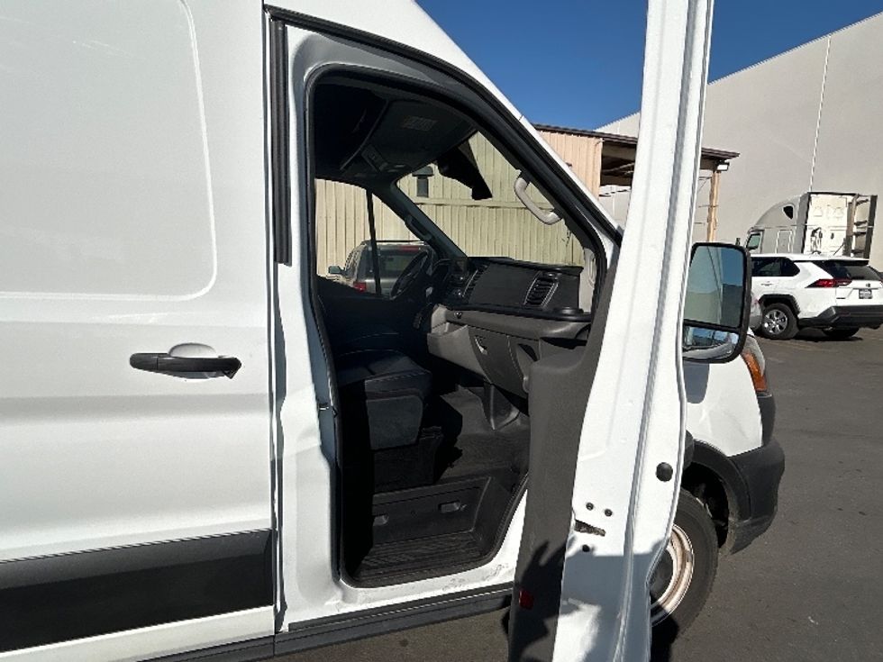 Cargo Van (Panel Van)-Light and Medium Duty Trucks-Ford-2023-Transit 250-Vernon-CA-40,865\n\t\tmiles-$ 48,250 - Image 18