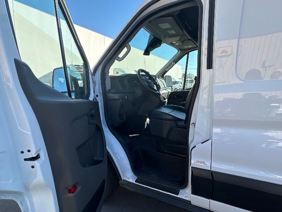 Cargo Van (Panel Van)-Light and Medium Duty Trucks-Ford-2023-Transit 250-Vernon-CA-40,865\n\t\tmiles-$ 48,250 - Image 5