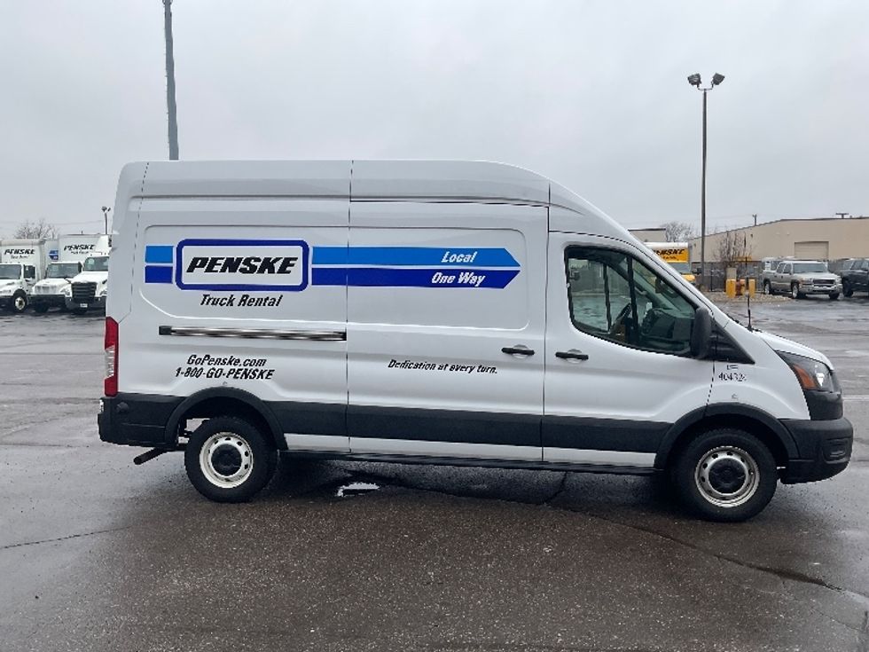 Cargo Van (Panel Van)-Light and Medium Duty Trucks-Ford-2023-Transit 250-Warren-MI-61,896\n\t\tmiles-$ 52,750 - Image 15