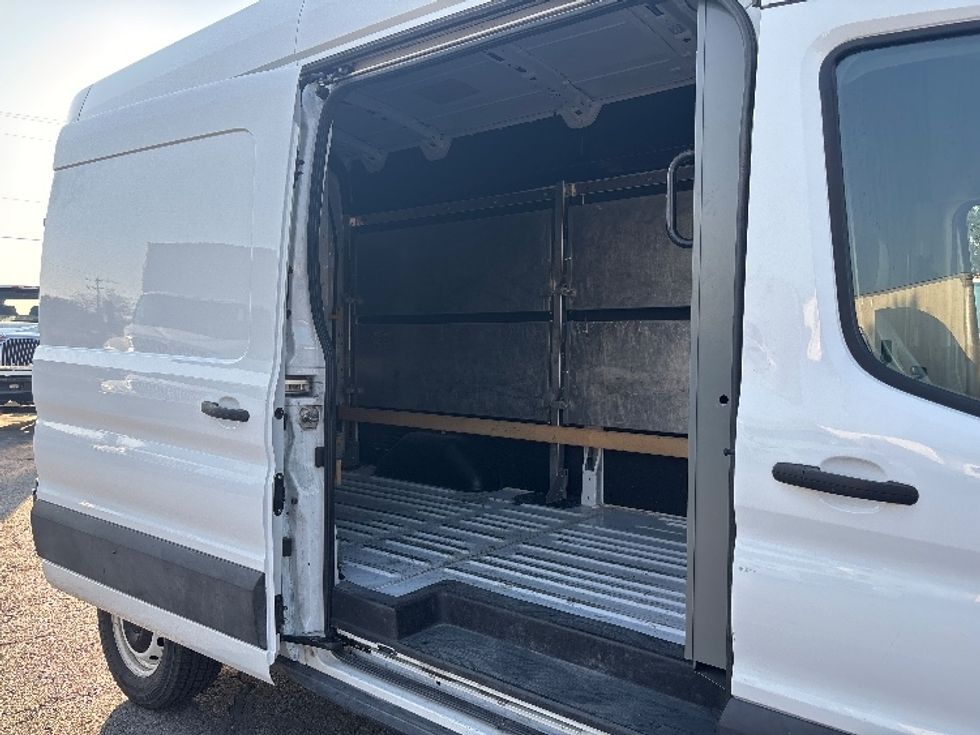Cargo Van (Panel Van)-Light and Medium Duty Trucks-Ford-2023-Transit 250-West Valley City-UT-67,770\n\t\tmiles-$ 44,000 - Image 25