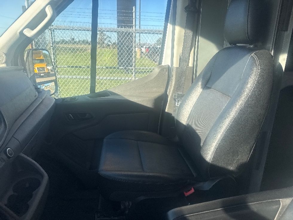 Cargo Van (Panel Van)-Light and Medium Duty Trucks-Ford-2023-Transit 250-Wichita-KS-103,545\n\t\tmiles-$ 36,250 - Image 18