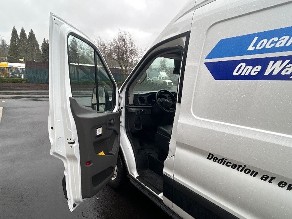 Cargo Van (Panel Van)-Light and Medium Duty Trucks-Ford-2023-Transit 250-Wilsonville-OR-31,118\n\t\tmiles-$ 53,750 - Image 12