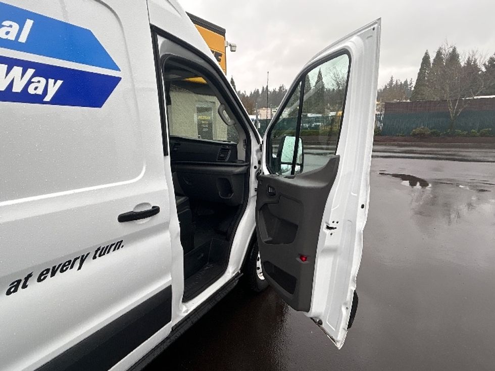 Cargo Van (Panel Van)-Light and Medium Duty Trucks-Ford-2023-Transit 250-Wilsonville-OR-31,118\n\t\tmiles-$ 53,750 - Image 19